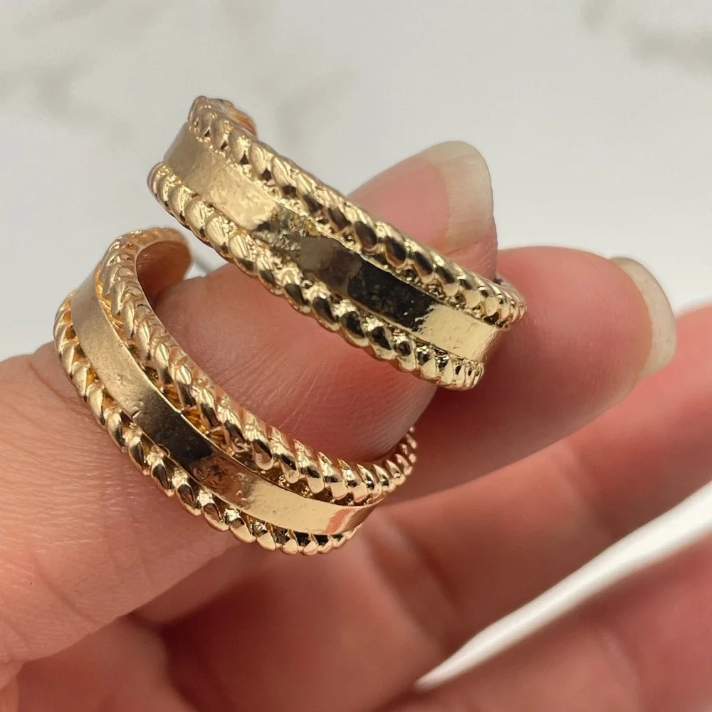 Vintage Gold Tone‎ Wide Hoops Earrings Rope Edge Dome Chunky Post Back Retro 80s
